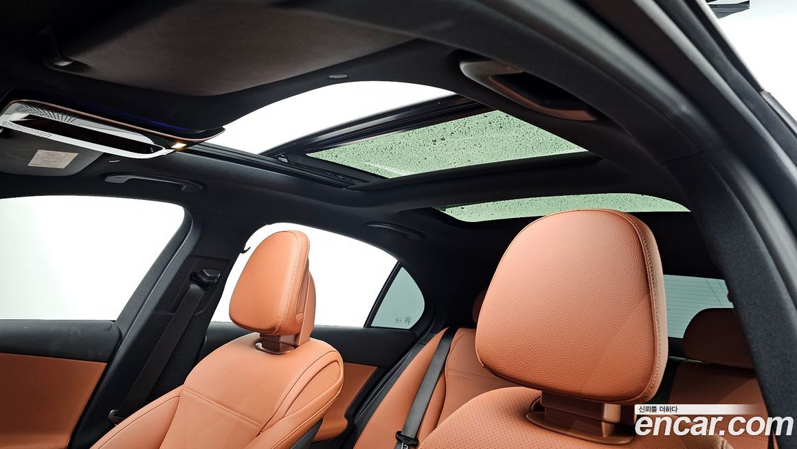 Mercedes-Benz C-Class 2024