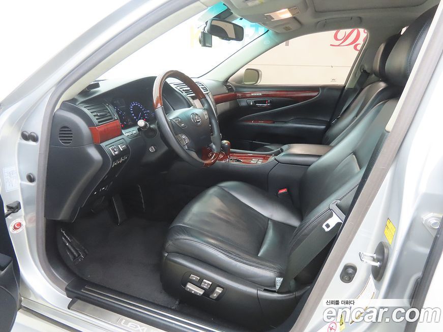 Lexus LS 2011