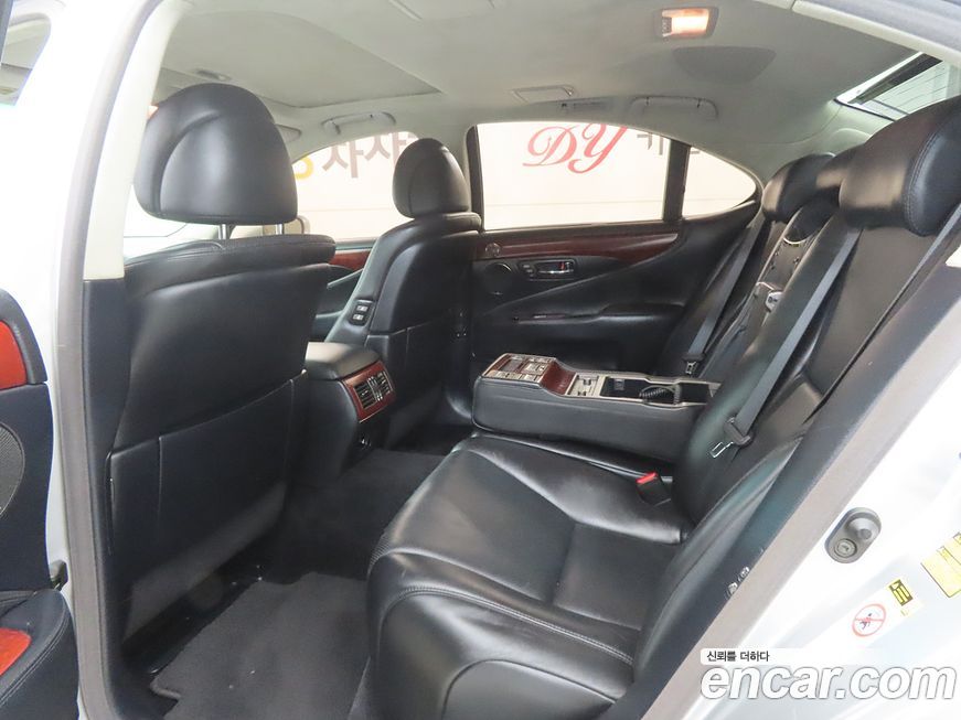 Lexus LS 2011
