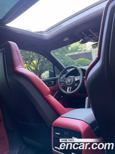 Porsche Cayenne 2021