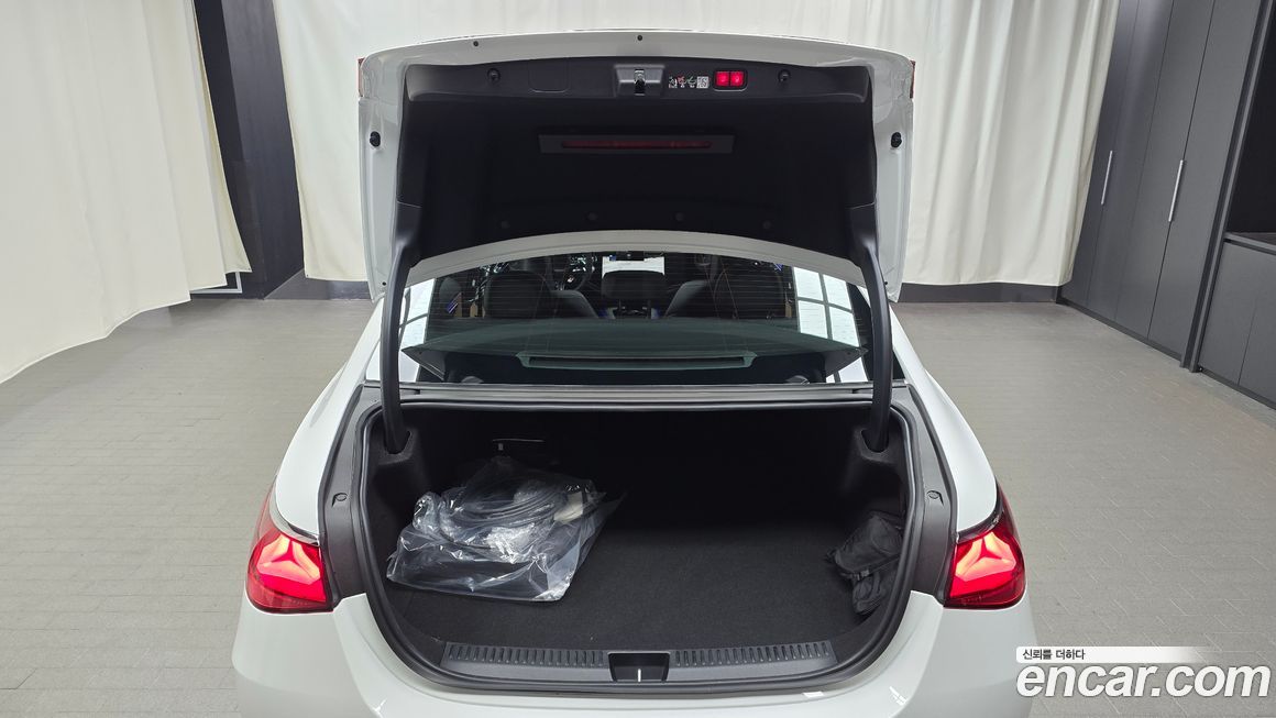 Mercedes-Benz E-Class 2026