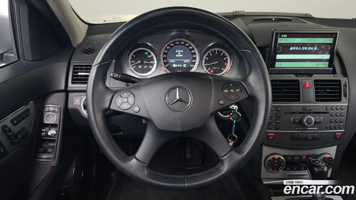 Mercedes-Benz C-Class 2011