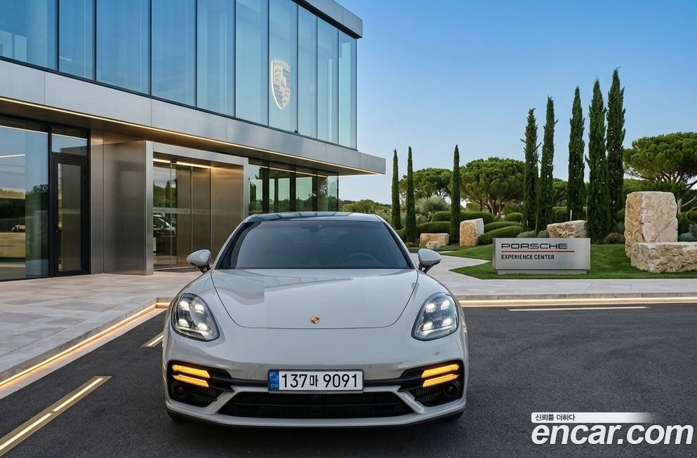 Porsche Panamera 2021