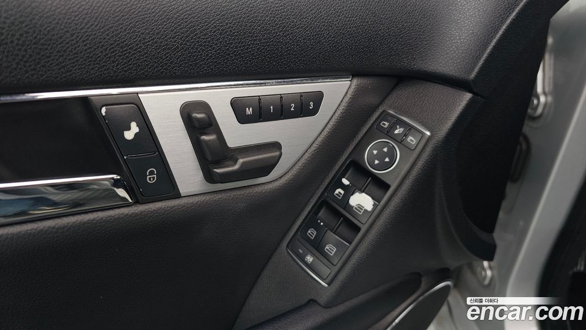 Mercedes-Benz C-Class 2011