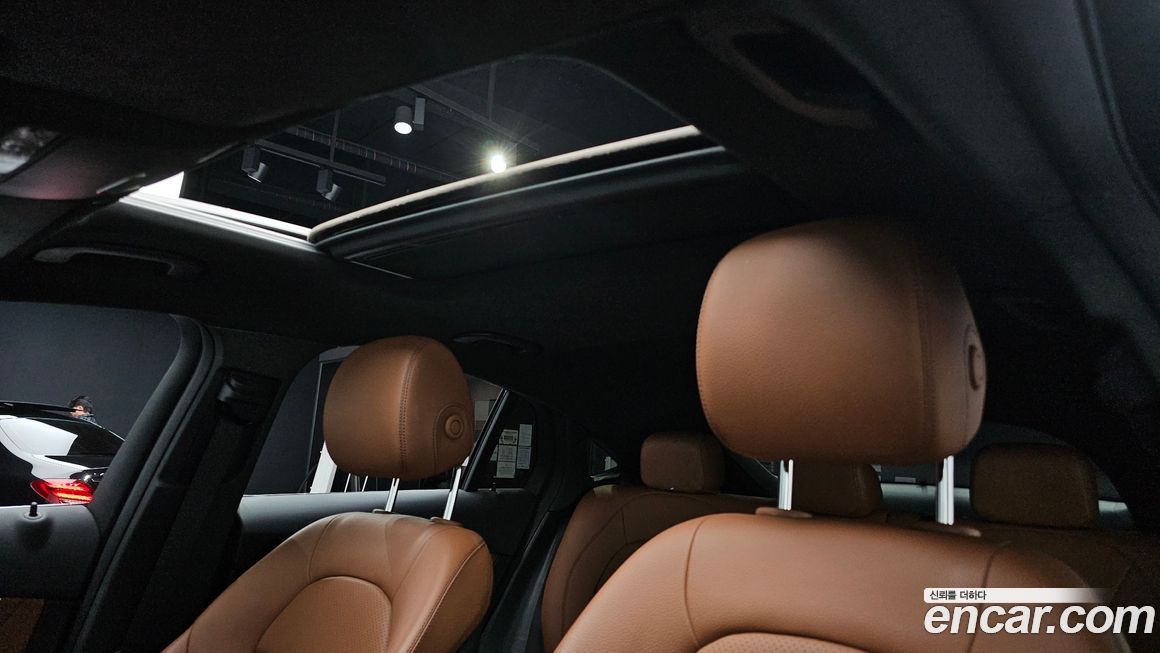 Mercedes-Benz GLC-Class 2021