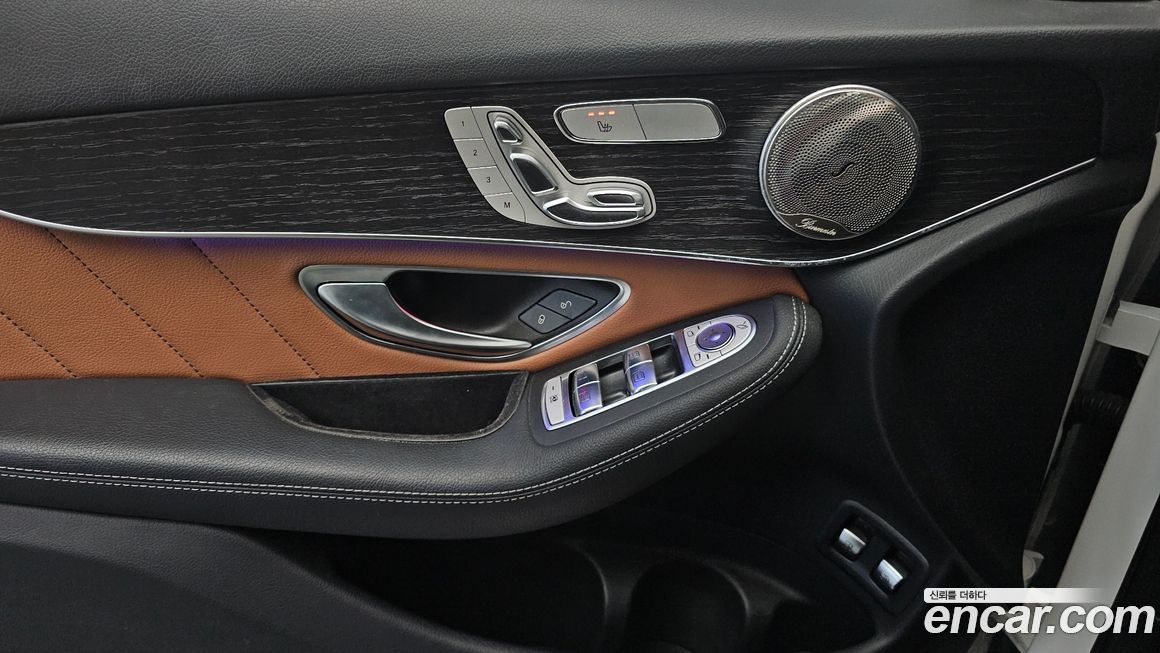 Mercedes-Benz GLC-Class 2021