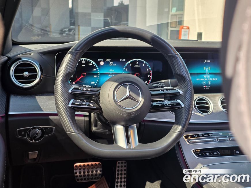Mercedes-Benz E-Class 2022
