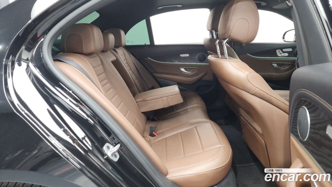 Mercedes-Benz E-Class 2023