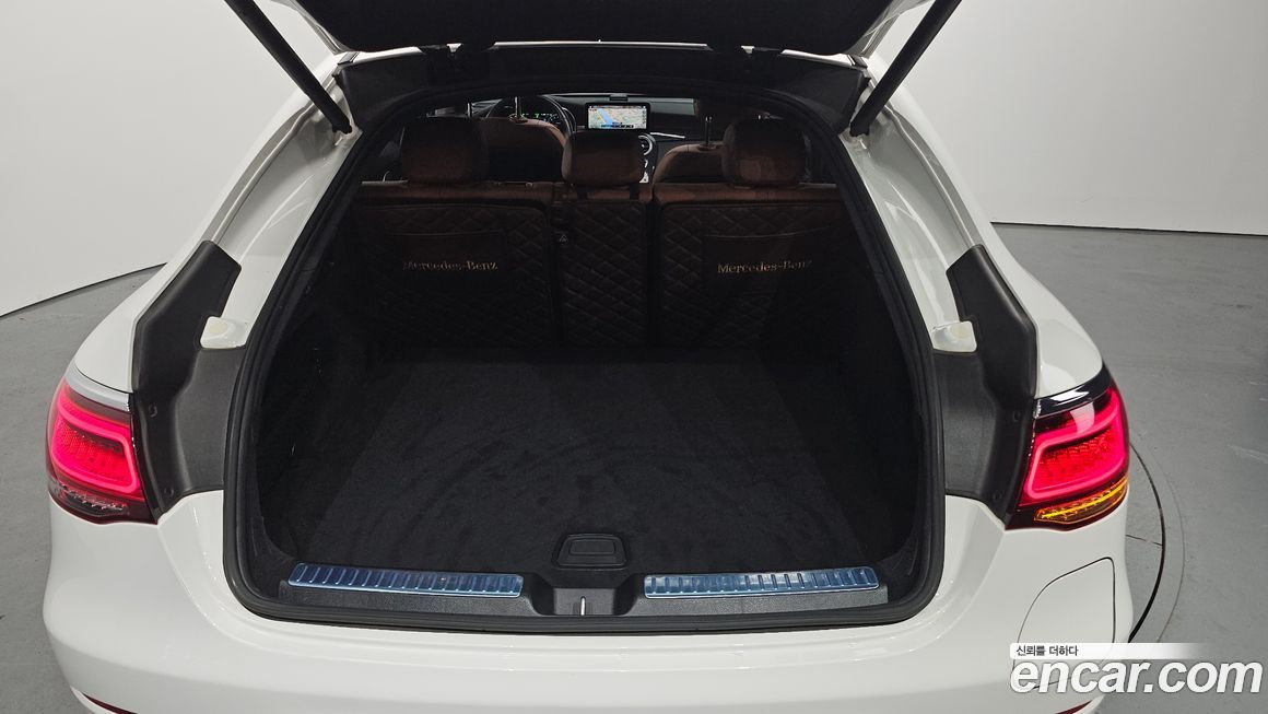 Mercedes-Benz GLC-Class 2021