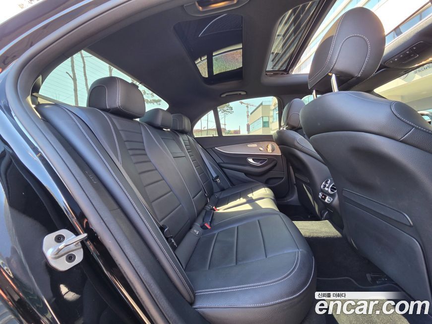 Mercedes-Benz E-Class 2022