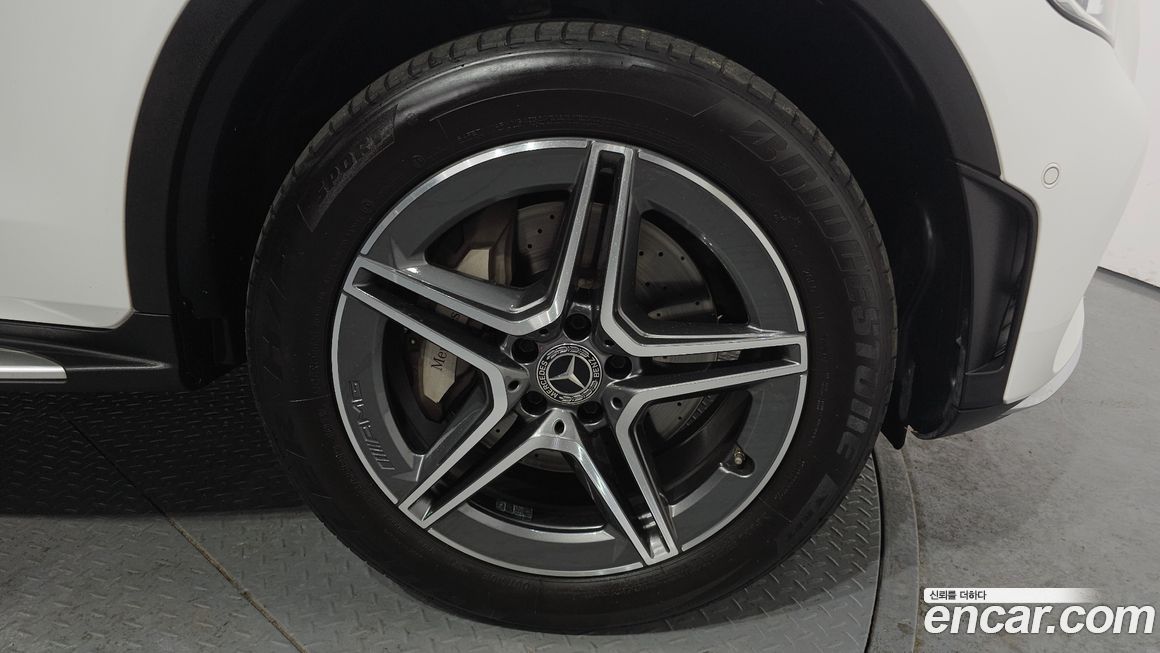 Mercedes-Benz GLC-Class 2021