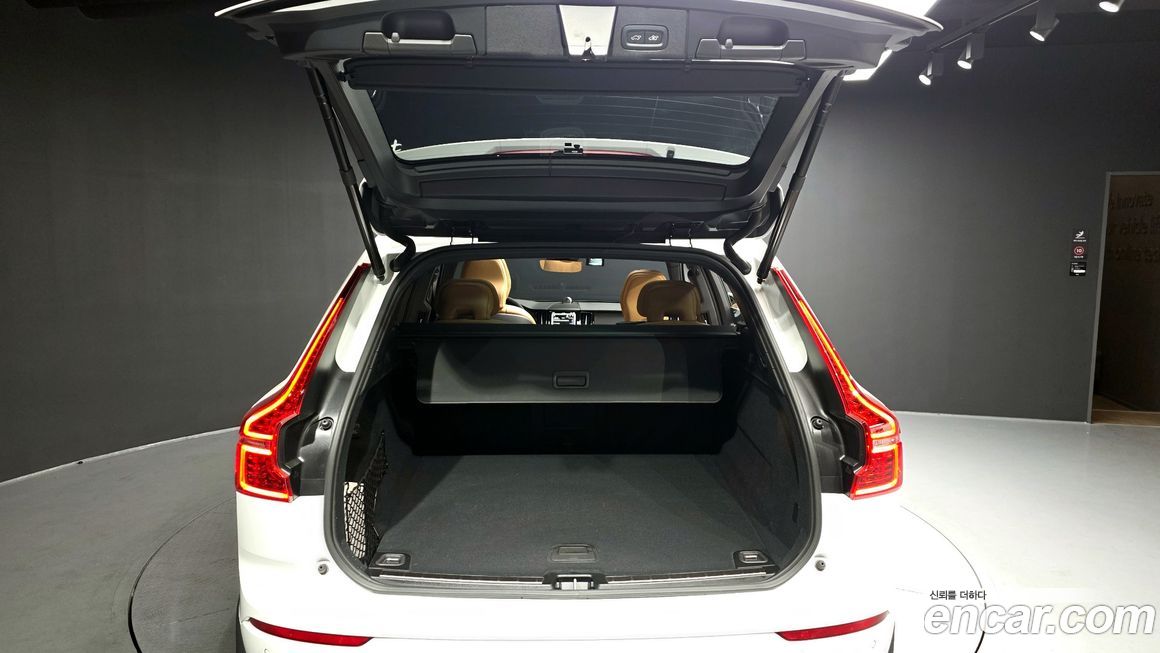 Volvo XC60 2025
