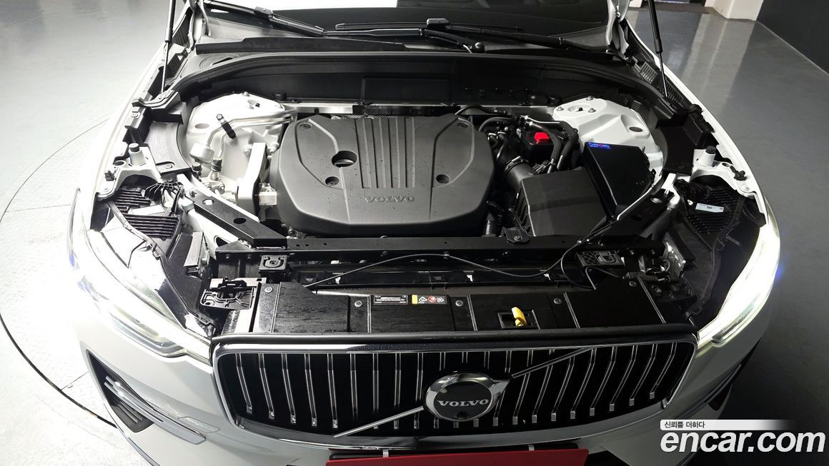 Volvo XC60 2025