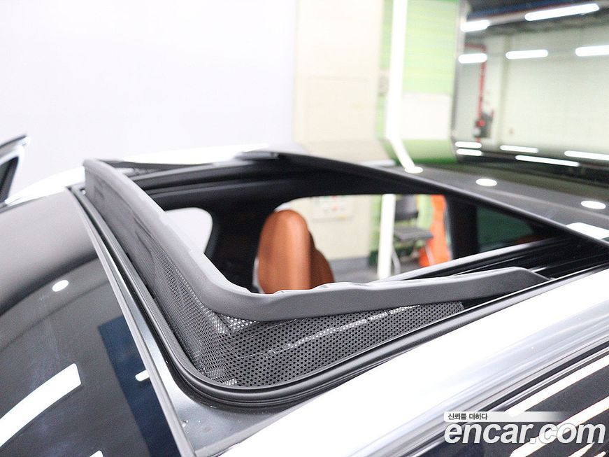 Mercedes-Benz GLC-Class 2025