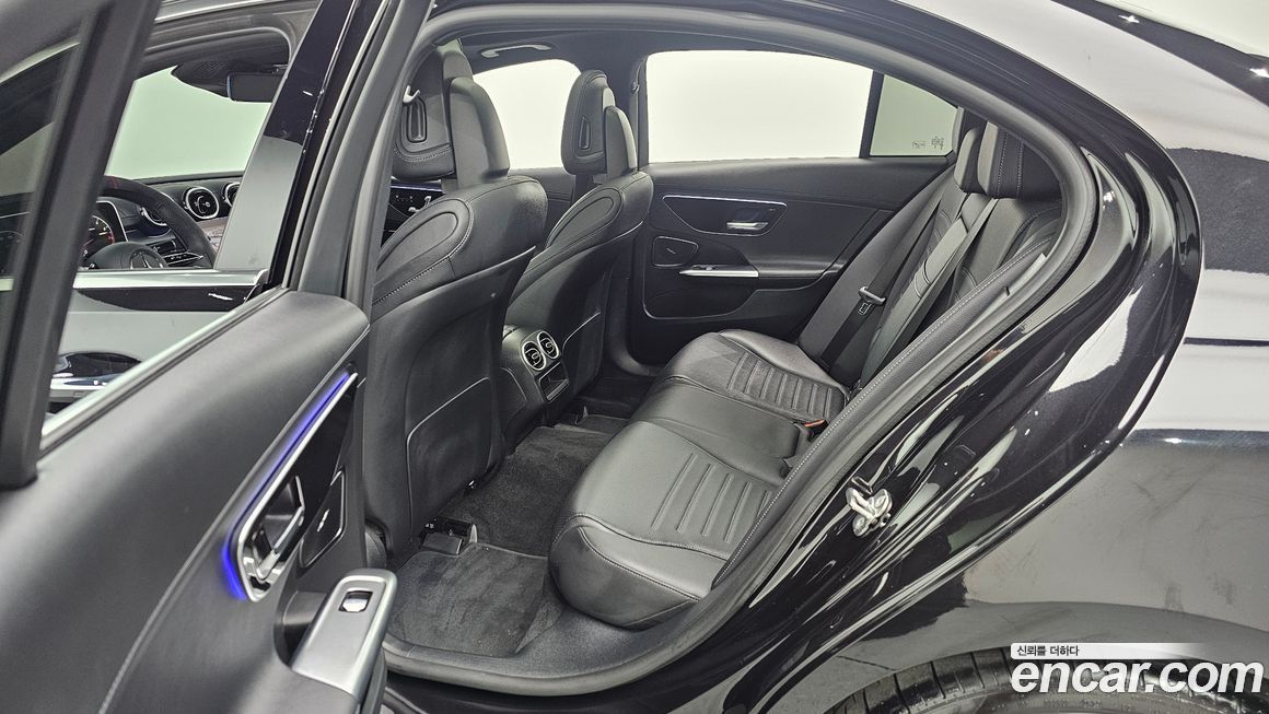 Mercedes-Benz C-Class 2024