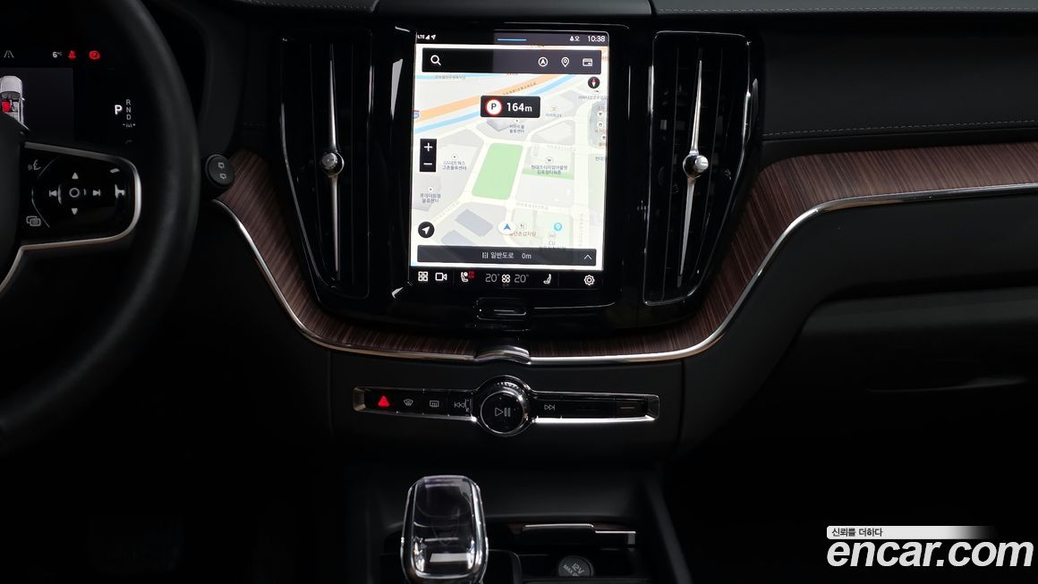 Volvo XC60 2025