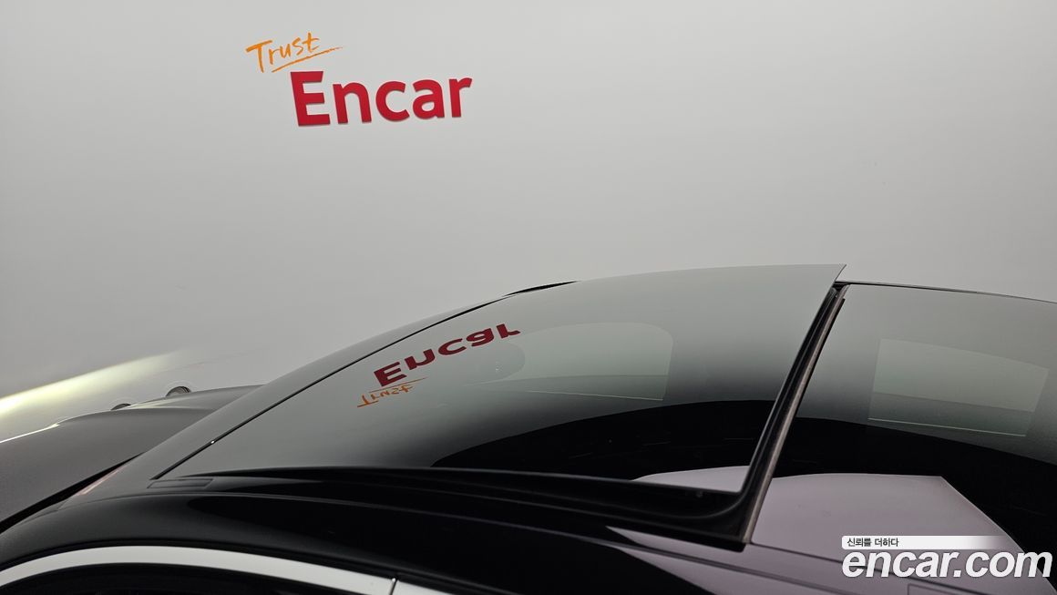 Mercedes-Benz C-Class 2024