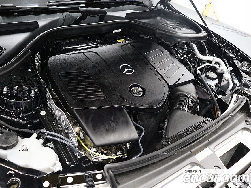 Mercedes-Benz GLC-Class 2025