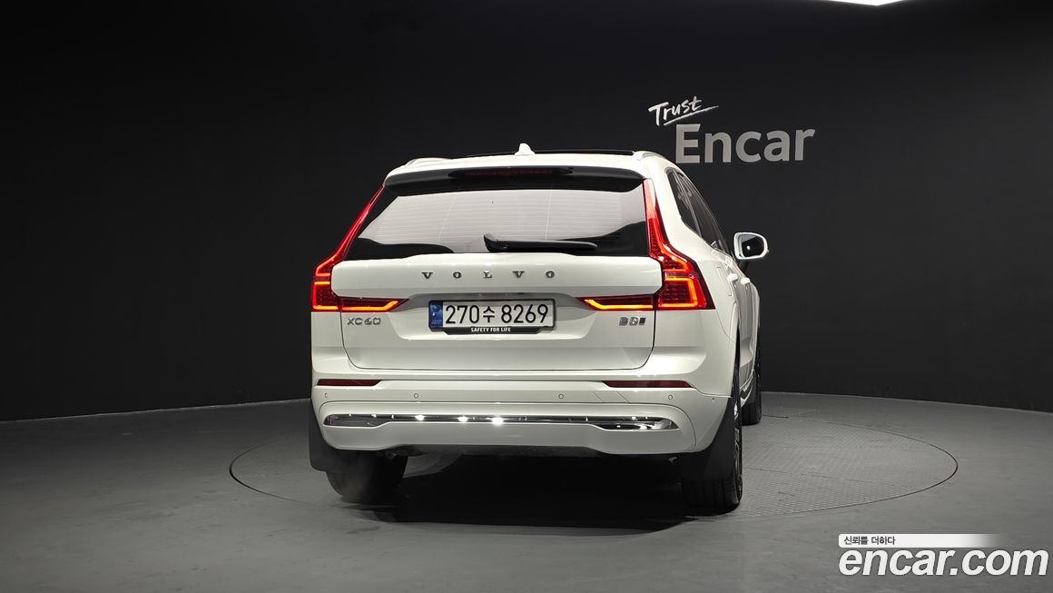 Volvo XC60 2025