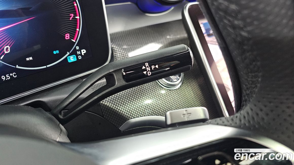 Mercedes-Benz C-Class 2024