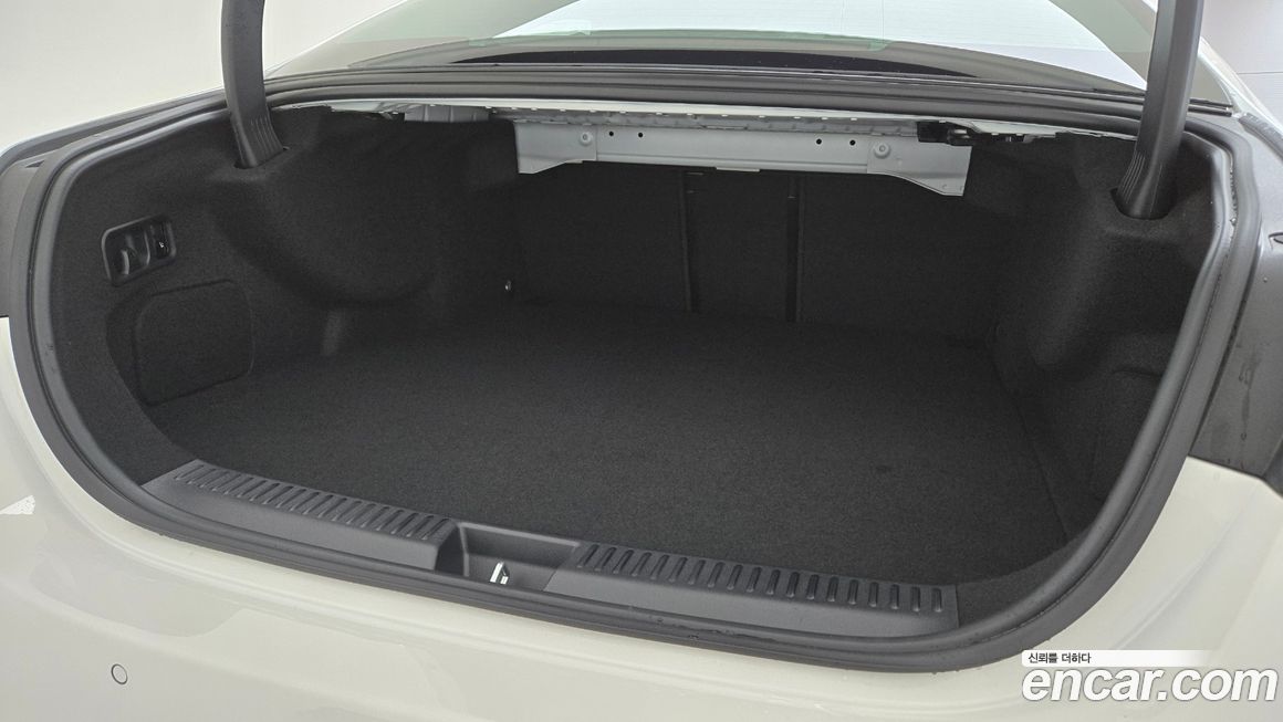 Mercedes-Benz E-Class 2026