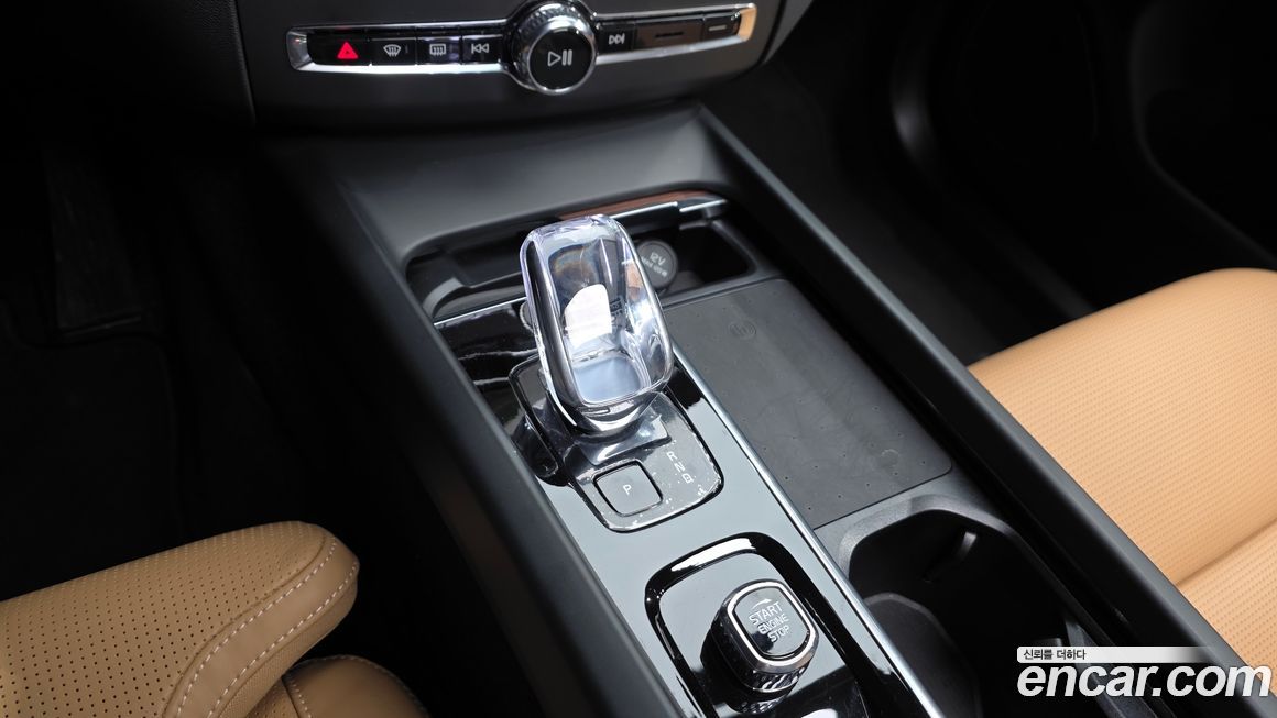 Volvo XC60 2025