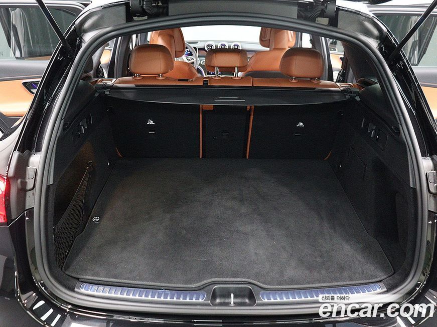 Mercedes-Benz GLC-Class 2025