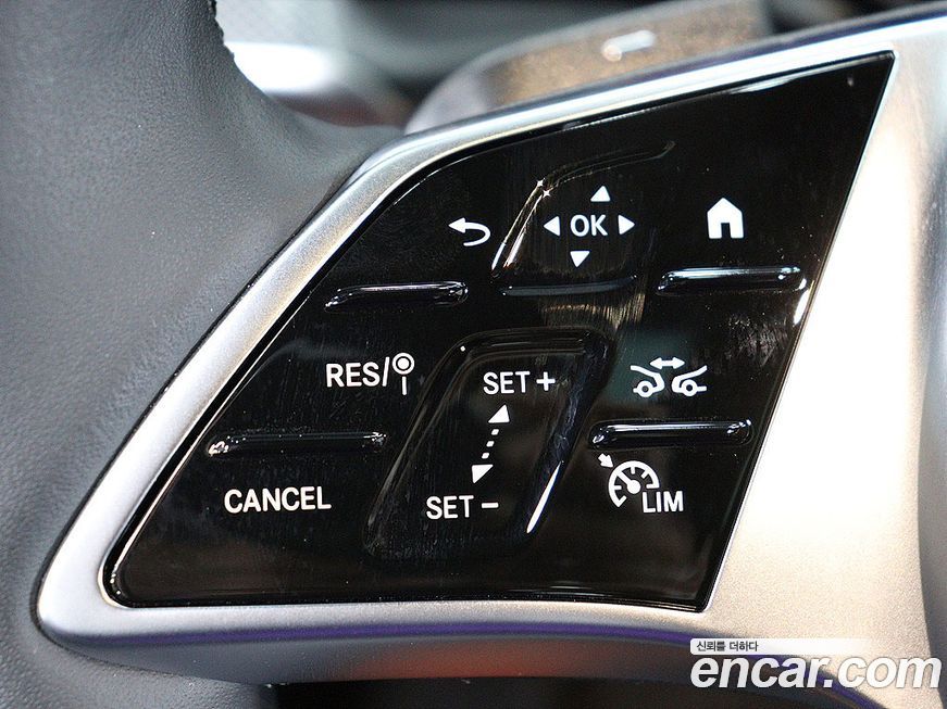 Mercedes-Benz GLC-Class 2025