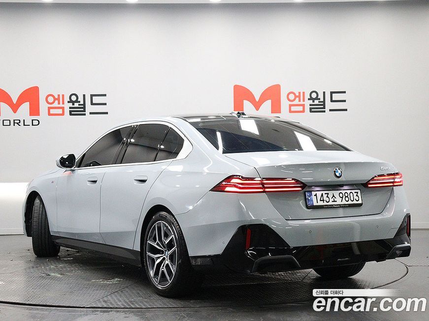 BMW 5-Series 2024
