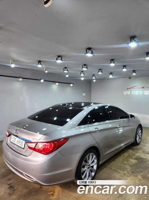 Hyundai Sonata 2011