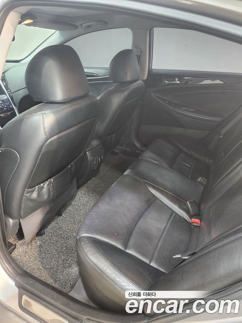 Hyundai Sonata 2011