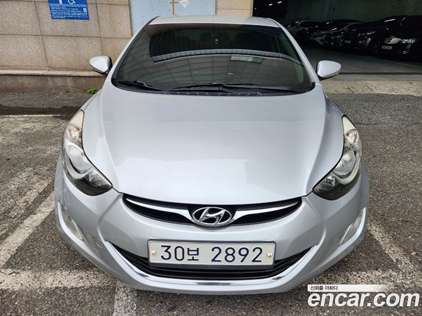 Hyundai AVANTE 2011