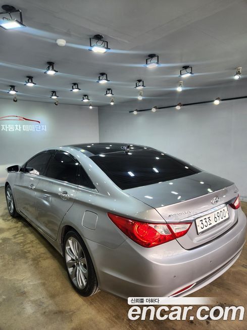 Hyundai Sonata 2011