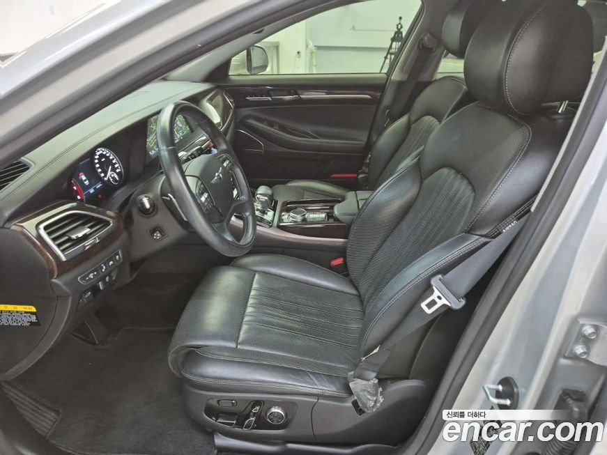 Genesis EQ900 2018