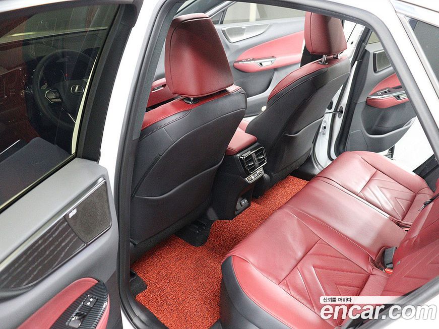 Lexus NX 2025