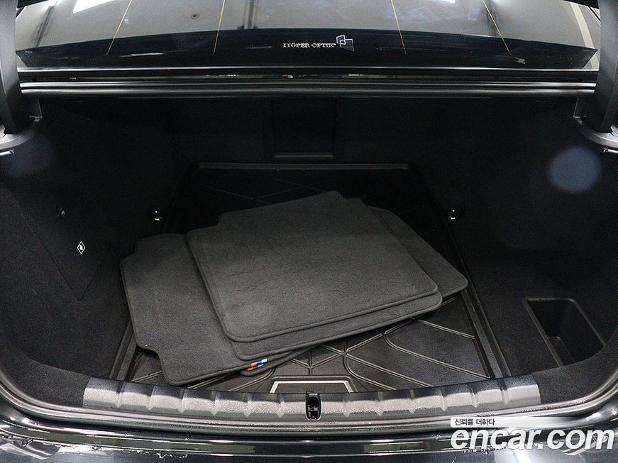 BMW i7 2024