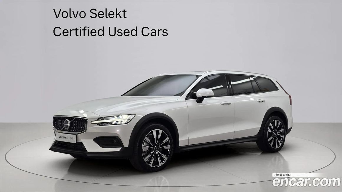 Volvo V60 2025