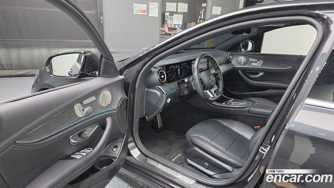 Mercedes-Benz E-Class 2022