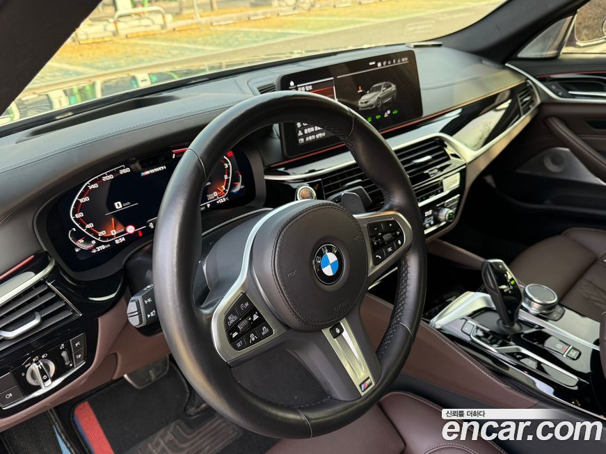 BMW 5-Series 2023