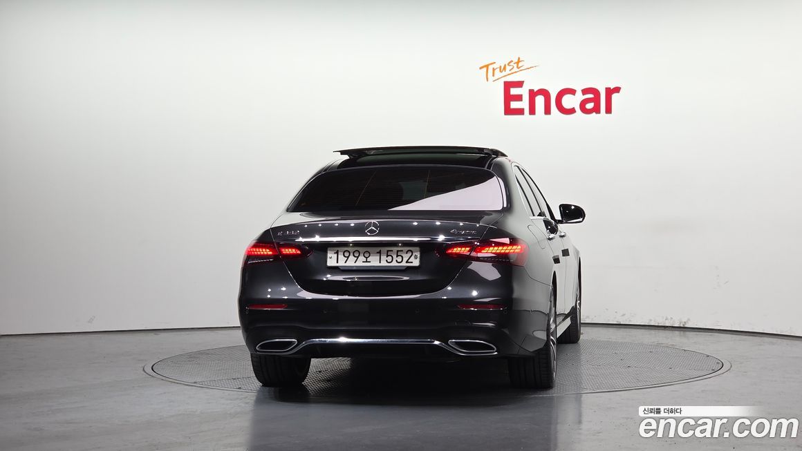 Mercedes-Benz E-Class 2022