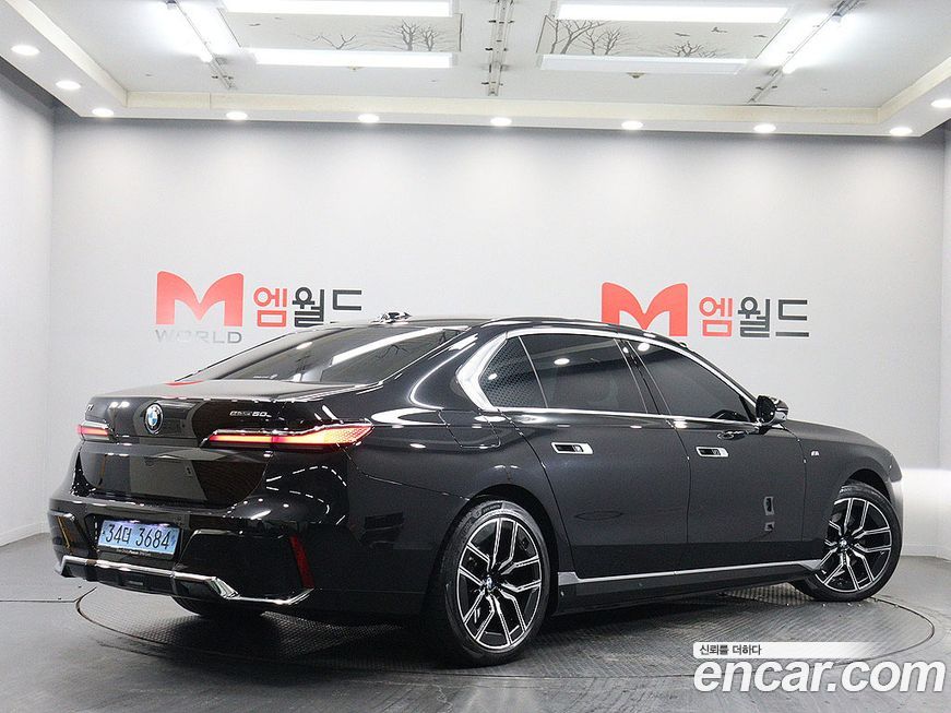 BMW i7 2024