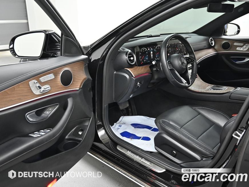 Mercedes-Benz E-Class 2023