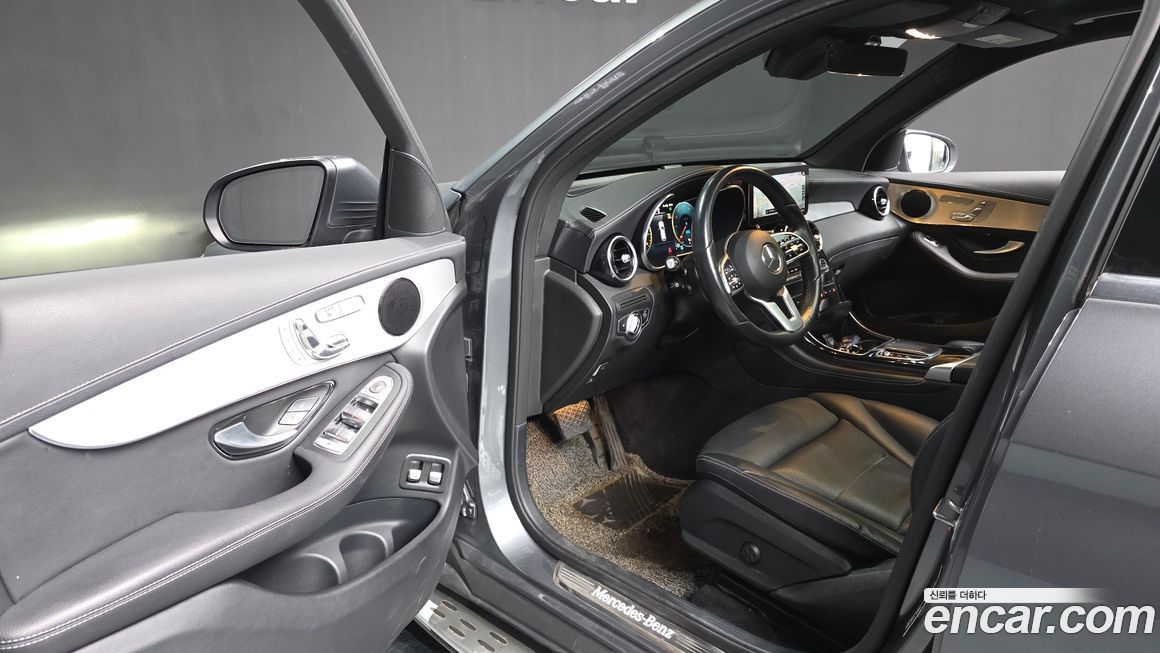 Mercedes-Benz GLC-Class 2021