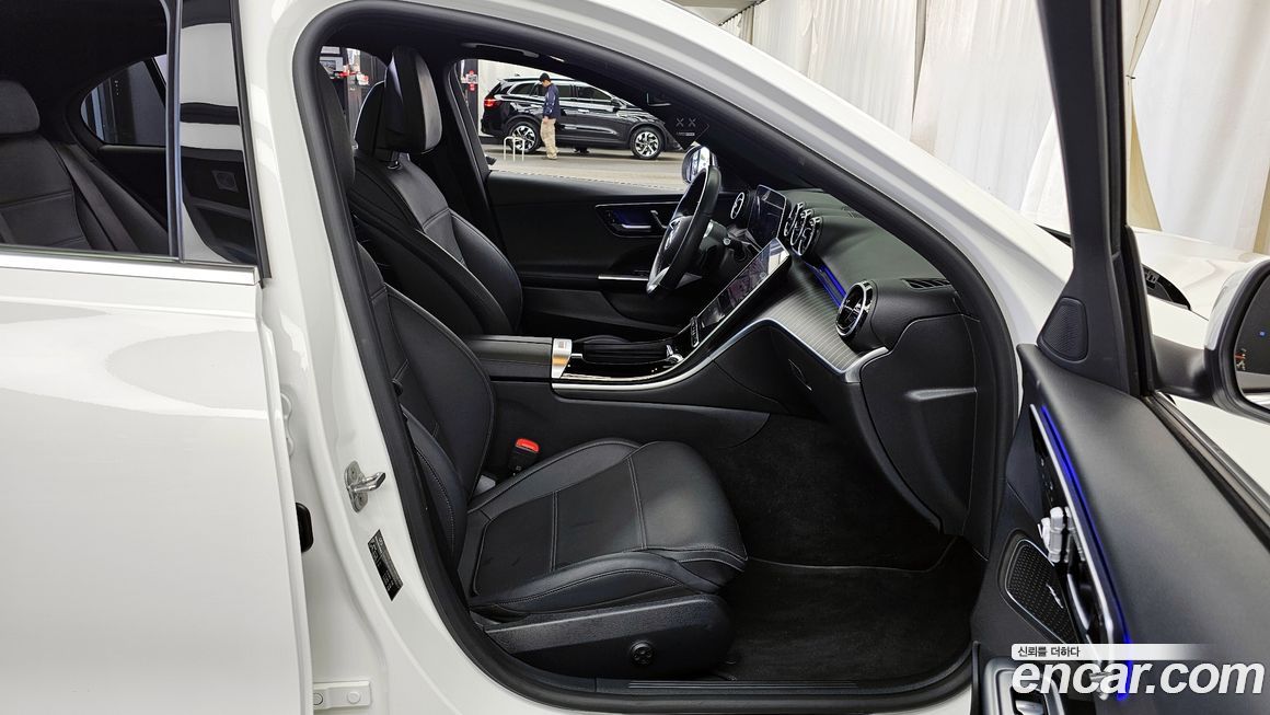 Mercedes-Benz C-Class 2024