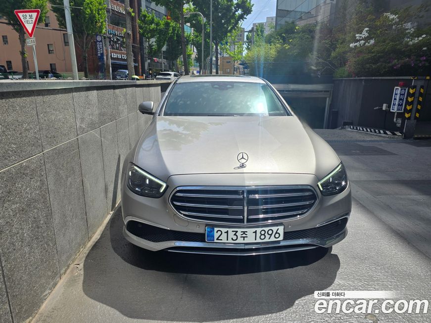 Mercedes-Benz E-Class 2023
