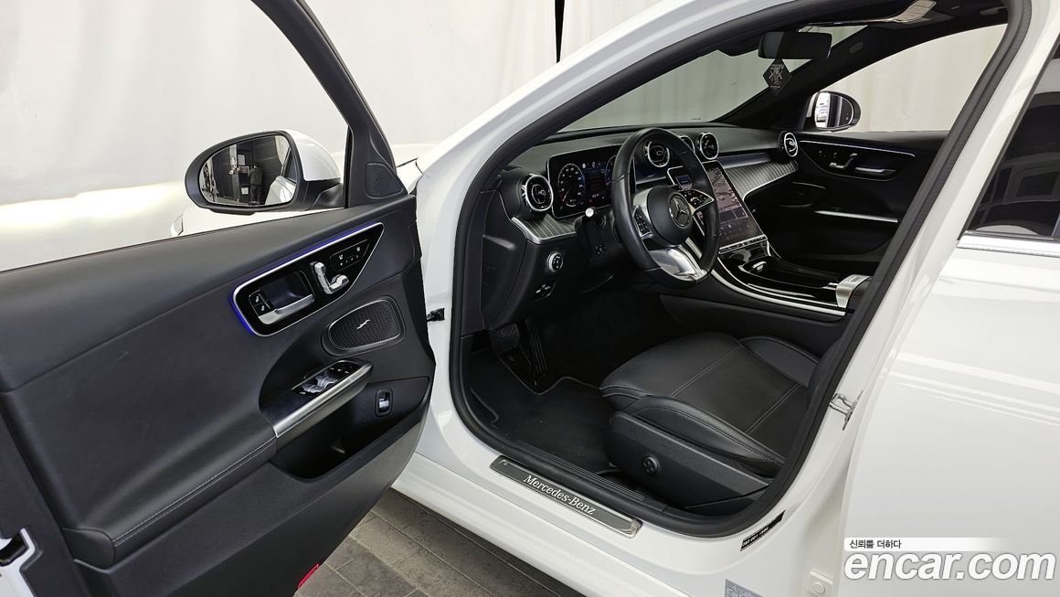 Mercedes-Benz C-Class 2024