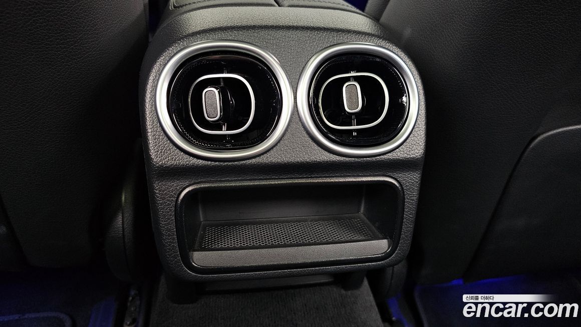 Mercedes-Benz C-Class 2024