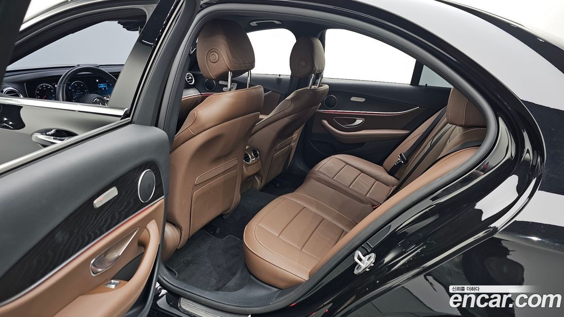 Mercedes-Benz E-Class 2023