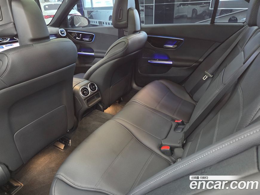 Mercedes-Benz C-Class 2025