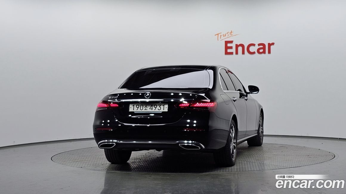 Mercedes-Benz E-Class 2023